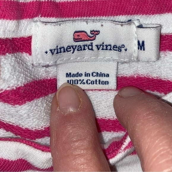 VINEYARD Vines boat neck top with long sleeves and sweatshirt cuffs. En trend. - Picture 5 of 6